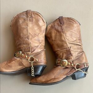 Dingo Women's Brown Leather Pointed Toe Cuban Heel Western Boot 17681 Chain